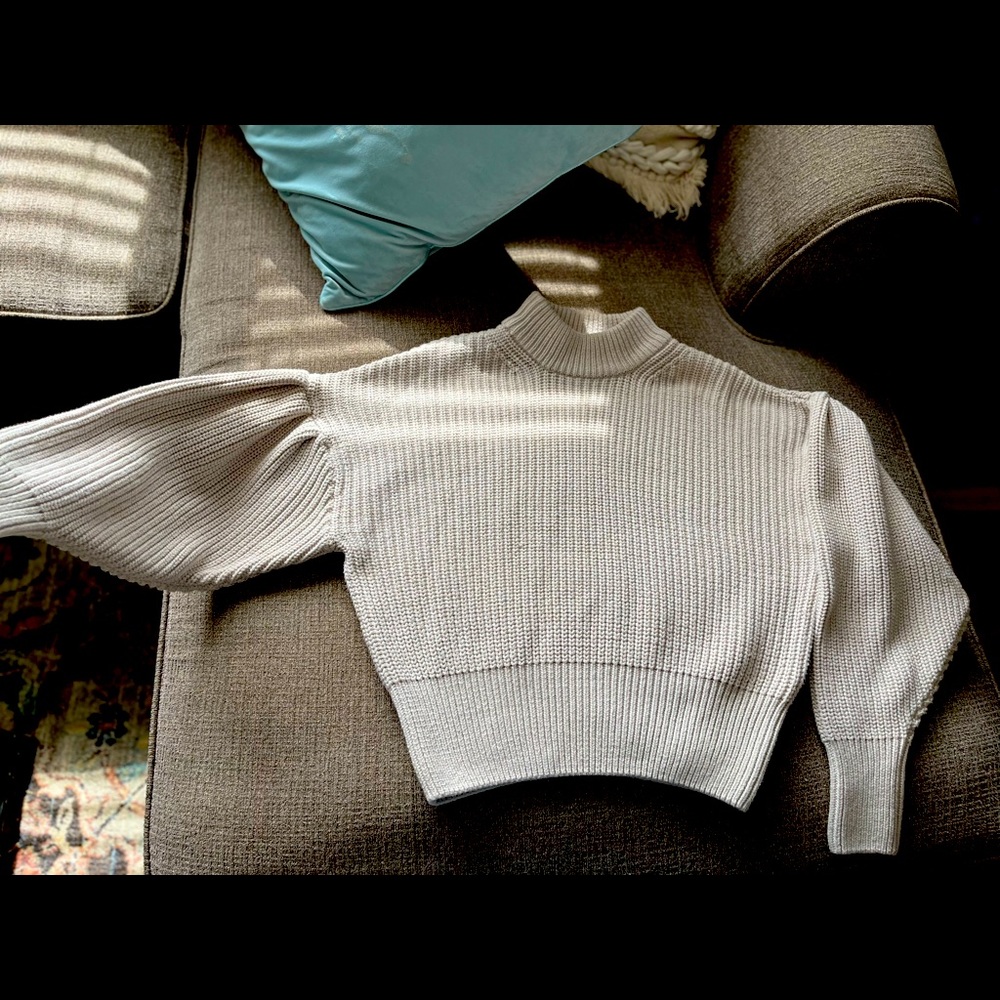 Cable knit H & M balloon sleeved sweater, perfect color for spring!